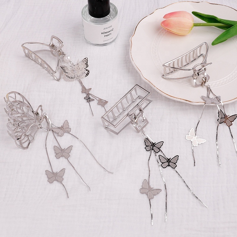 MIO 2024 Wholesale Tassel Elegant Metal Girl Hair Wiggle Claw Clip Butterfly hair clip with dangle Beads Hairpins