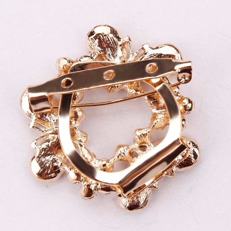 Chic heart butterfly shaped gold zinc alloy rhinestone insect brooches pins for female