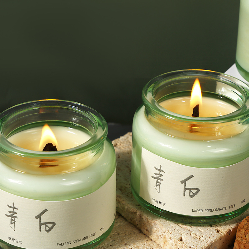 Wholesale Green Glass Jar Soy Candle with Cork Home Scent Smokeless Handmade Refilled Candle For Valentine's Day Gift Candle