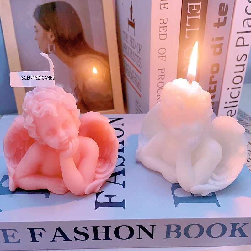 Wholesale Cheek Holding Angel Novelty Candle Plant Wax Cute Little Angel Create Scented Candle For Wedding Festival Gift