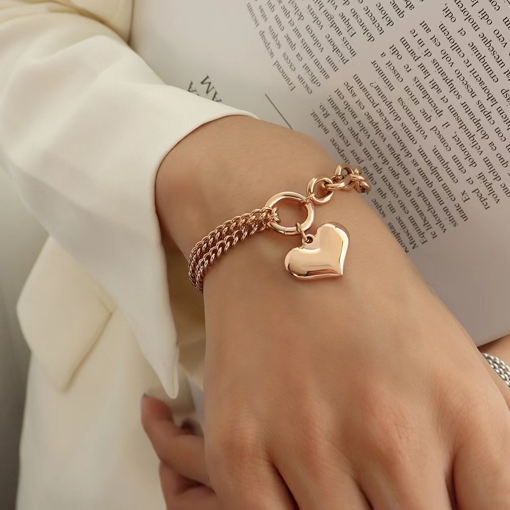 Stainless Steel Ladies Bracelet Sweet And Lovely Heart Shape Suitable For Girls To Match With Fashionable High-Quality Jewelry