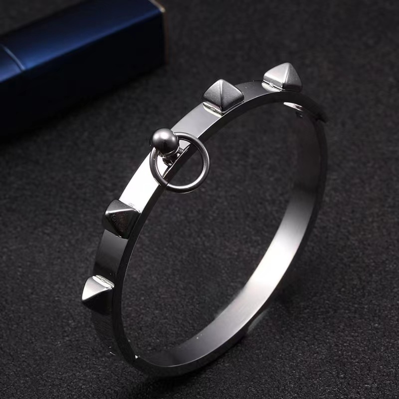 High Quality Women Stainless Steel Nail Spike Bangle Jewelry For Girls