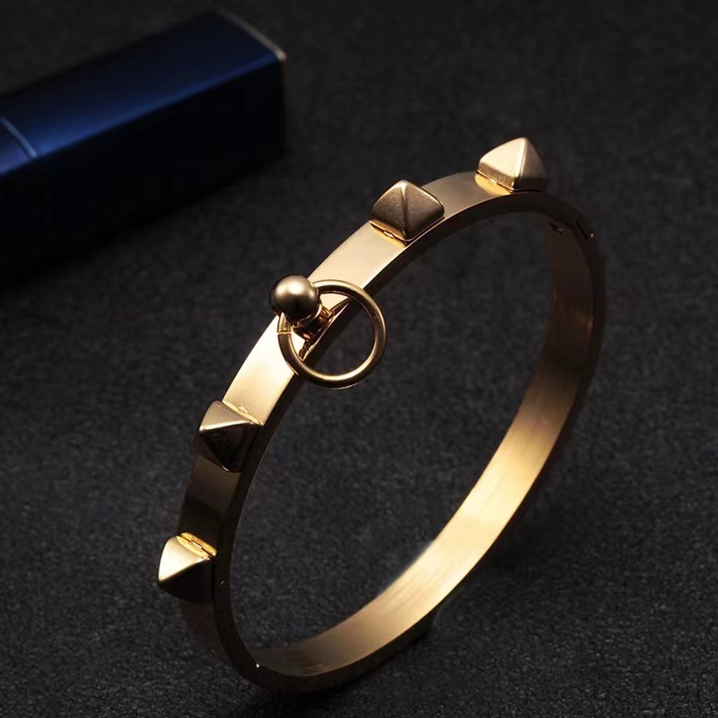 High Quality Women Stainless Steel Nail Spike Bangle Jewelry For Girls