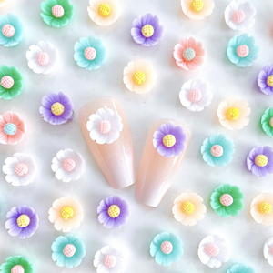 50pcs\bag New Cute Colorful Cream Daisy Resin Nail Flower Charms 3D Nail Art Decorations