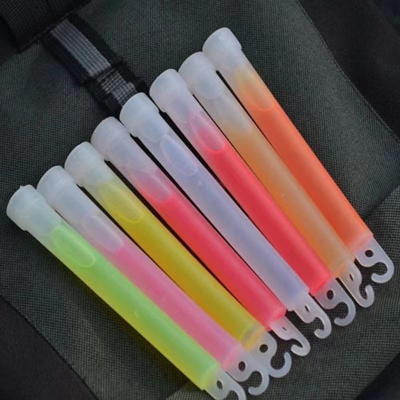 Wholesale 6 Inch Glow Stick Party Decoration Emergency Light Sticks With Hook Chemical Glow Stick