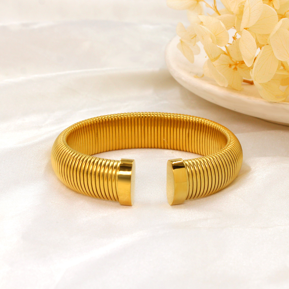 Fashion Women Jewelry 18K Gold Plated Stainless Steel Open Bracelet Simple