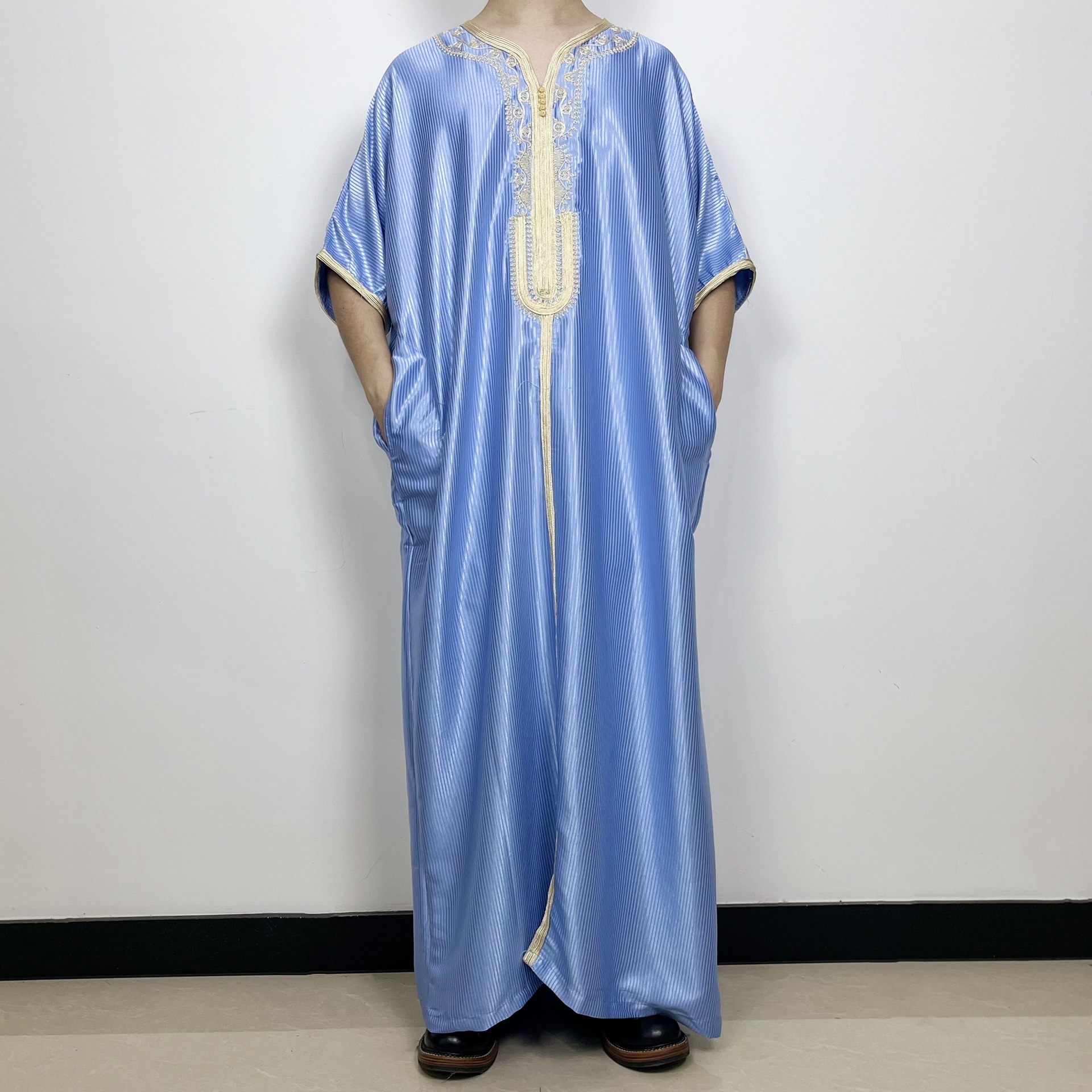 YWQS Hot Selling New Fashion Arab Islamic Clothing Men's Polyester Thobe Moroccan Style Caftan Embroidered Robe for Adults abaya