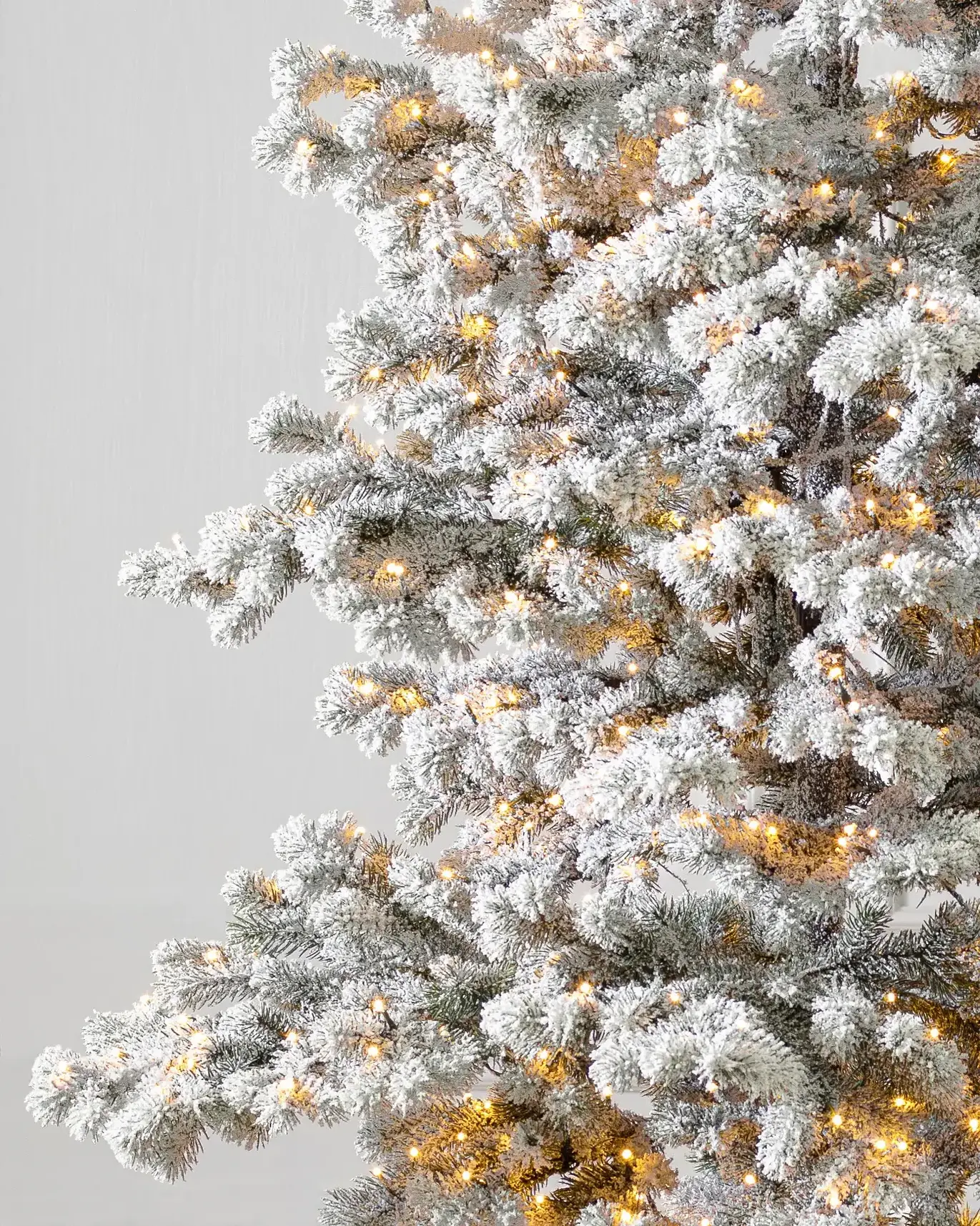 Fluffy High-quality Prelit Flocked Snow White LED Artificial Christmas Tree