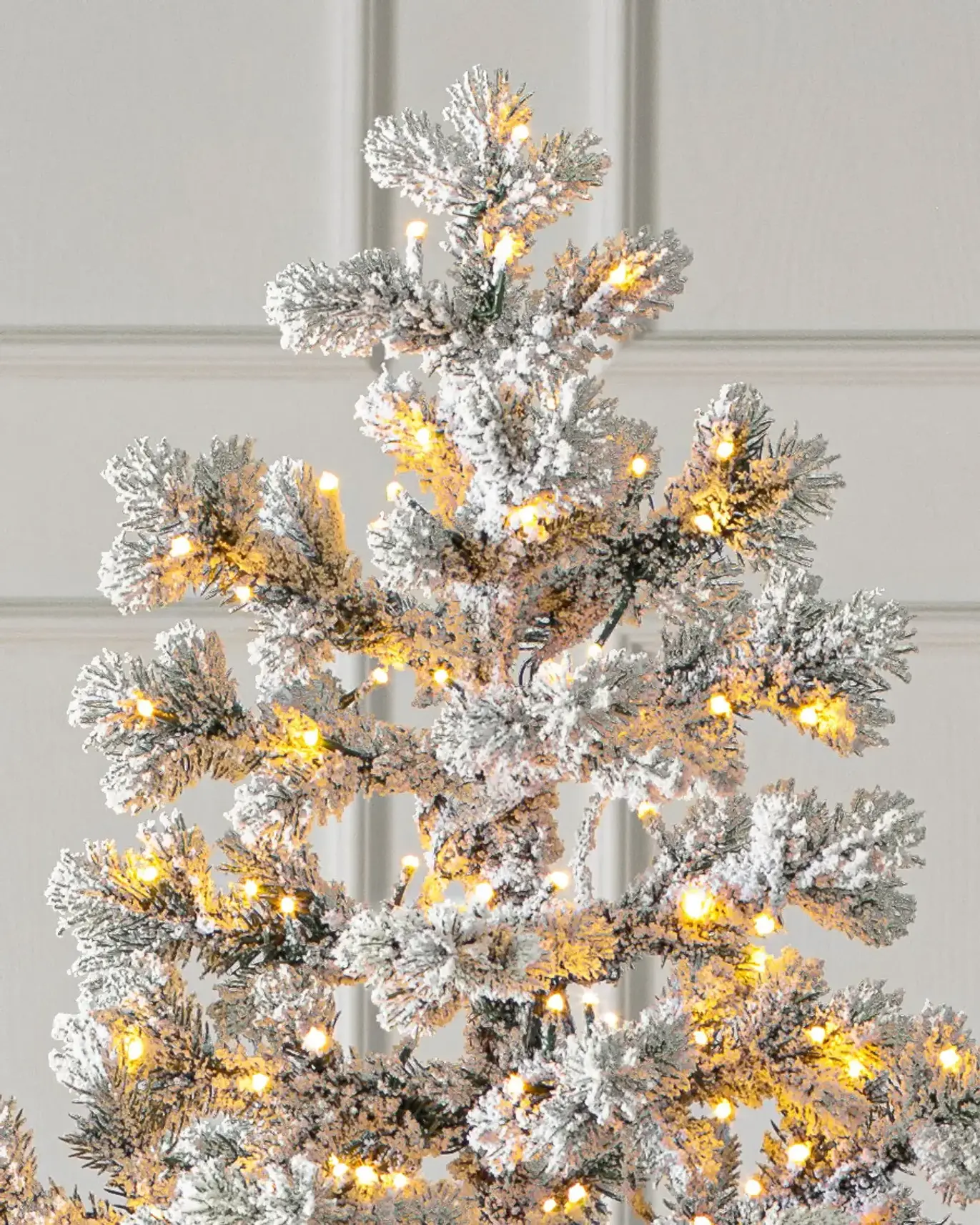 Fluffy High-quality Prelit Flocked Snow White LED Artificial Christmas Tree