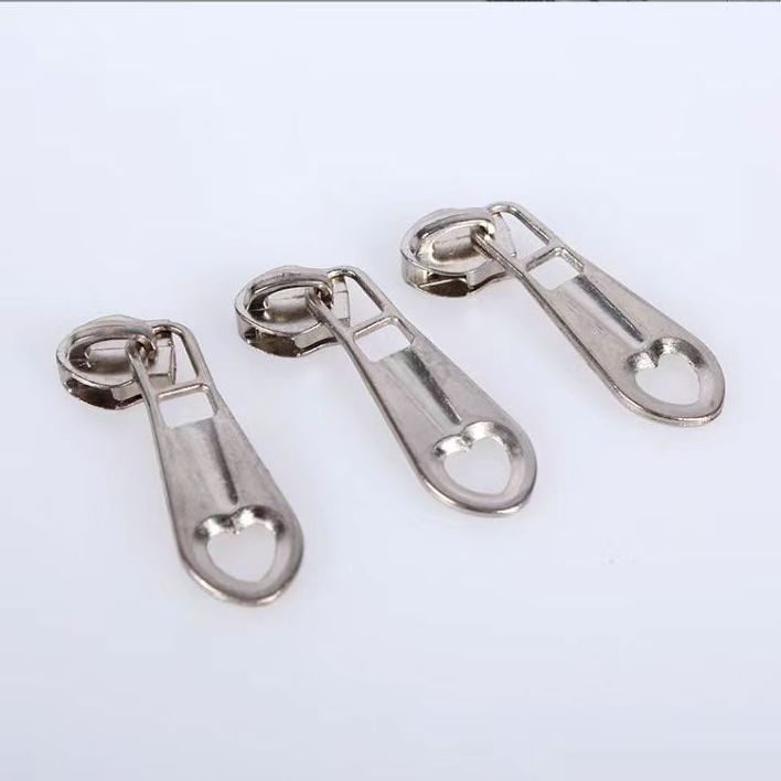 Manufacturers sell beautiful 5# zipper long slider fixed plate multi-specification luggage metal zipper slider