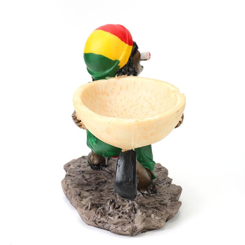 2023 Hot Wholesale Super Large Outdoor Stand Resin Ashtray Resin Rasta Jamaican Big Bob Ashtrays