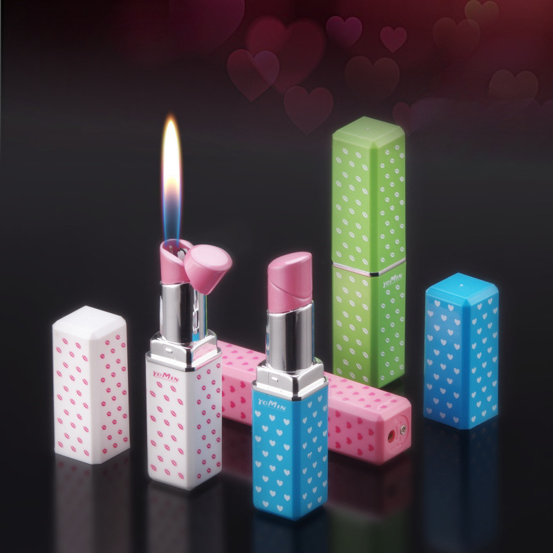 Wholesale Novelty Women Gifts Lipstick Shaped Naked Open Flame Lighter Refillable Butane Gas Cigarette Lighter for Girls