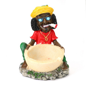 2023 Hot Wholesale Super Large Outdoor Stand Resin Ashtray Resin Rasta Jamaican Big Bob Ashtrays