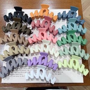 Wholesale wavy ponytail holder shark jaw big zigzag  hair clip claws matte solid color brown black white straight hair clamp