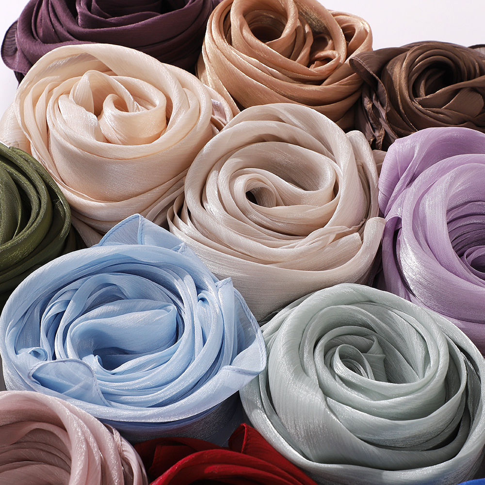 Sharut 2024 Wholesale Glimmer Satin Crepe Crinkle Shawl Glitter Semalam Selene Breathable Light Weight Muslim Women Scarf Hijab