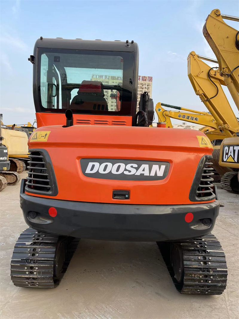 Big discount Used Doosan DX60 excavator used Doosan DX60-9C mini excavators Doosan DX60 crawler excavator for sale