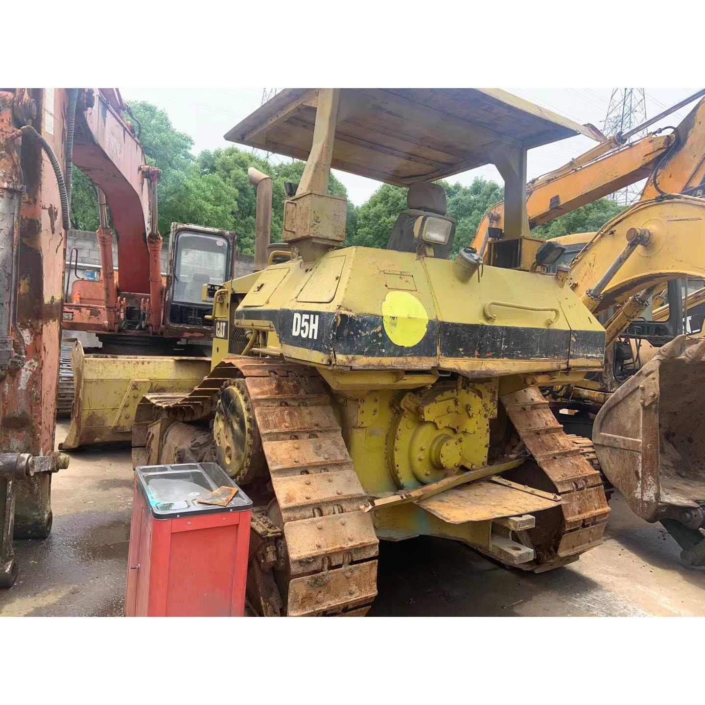 Bulldozer CAT D5H Used Crawler Bulldozer Caterpillar D5H Dozer Provided Original Construction Works 7 L Cat D9 Engine 2011 JP