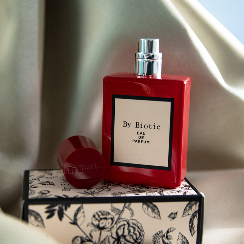 Unique design of red perfume bottle Modern women's choice of other original brands of perfume 50ml perfume bottle