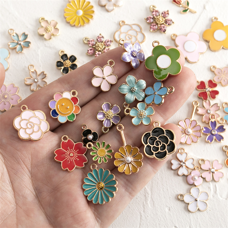 Mix Multi Style Alloy Enamel Flower Daisy metal Charms Pendants For Jewelry Making DIY Handmade Five Petal Flower Jewelry Accessories