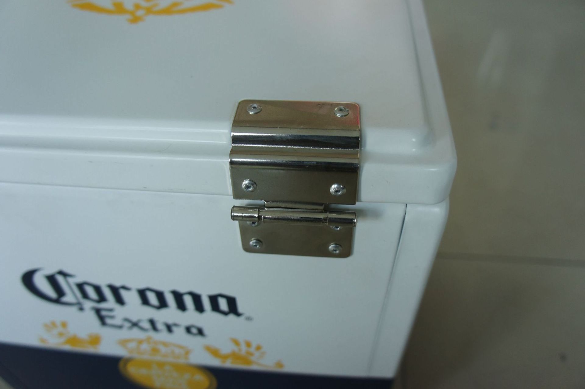 15L 20L Retro Metal corona Outdoor Personal Extra Retro Beer Cooler Box