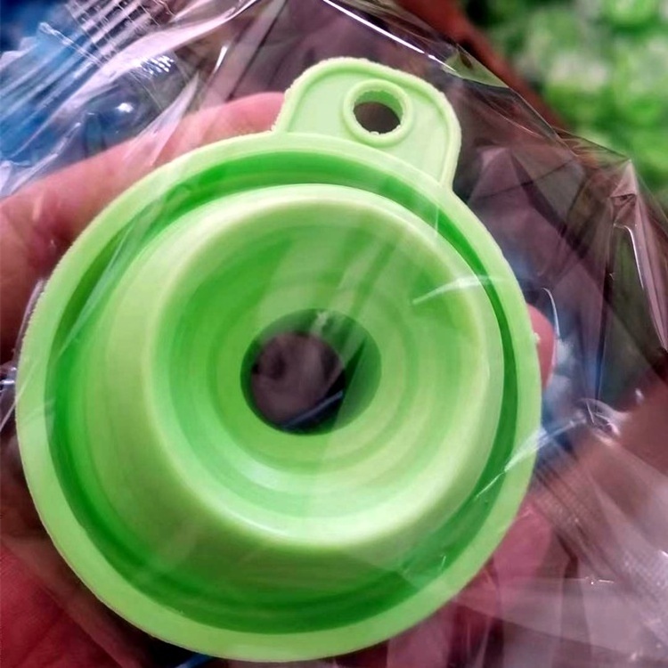 High Quality Silicone Collapsible Foldable Funnel