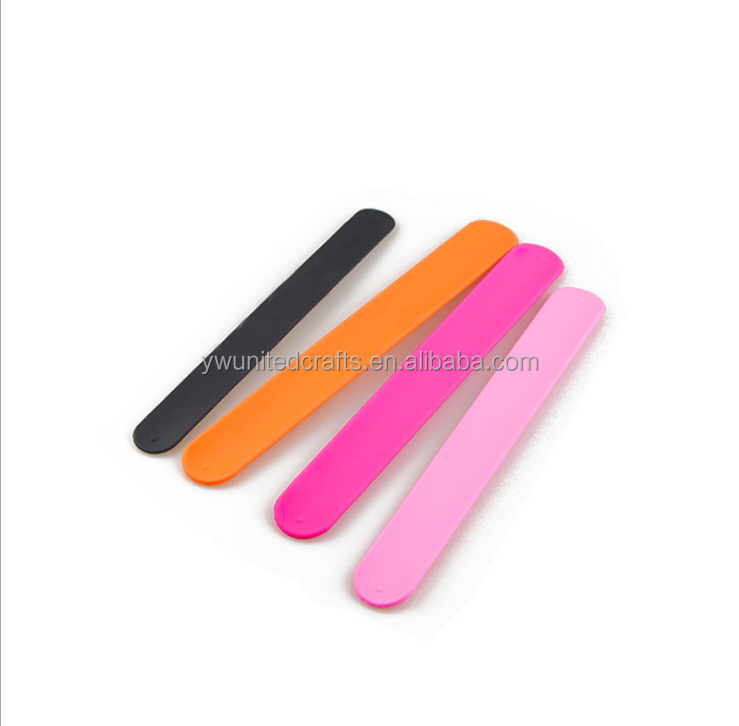 Custom cheap items sell high quality practical small silicone slap band