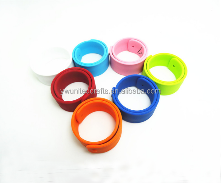 Custom cheap items sell high quality practical small silicone slap band