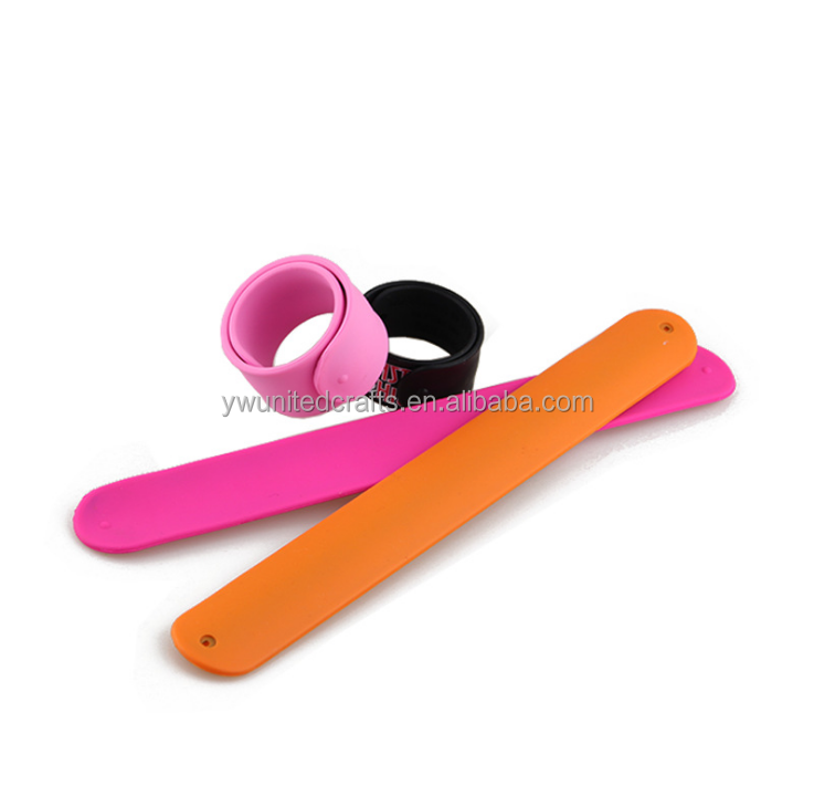 Custom cheap items sell high quality practical small silicone slap band