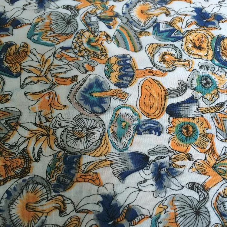 Organic Cotton Lining Print Fabric with New Wholesale Poplin Floral Patterns, Perfect for Dress Making