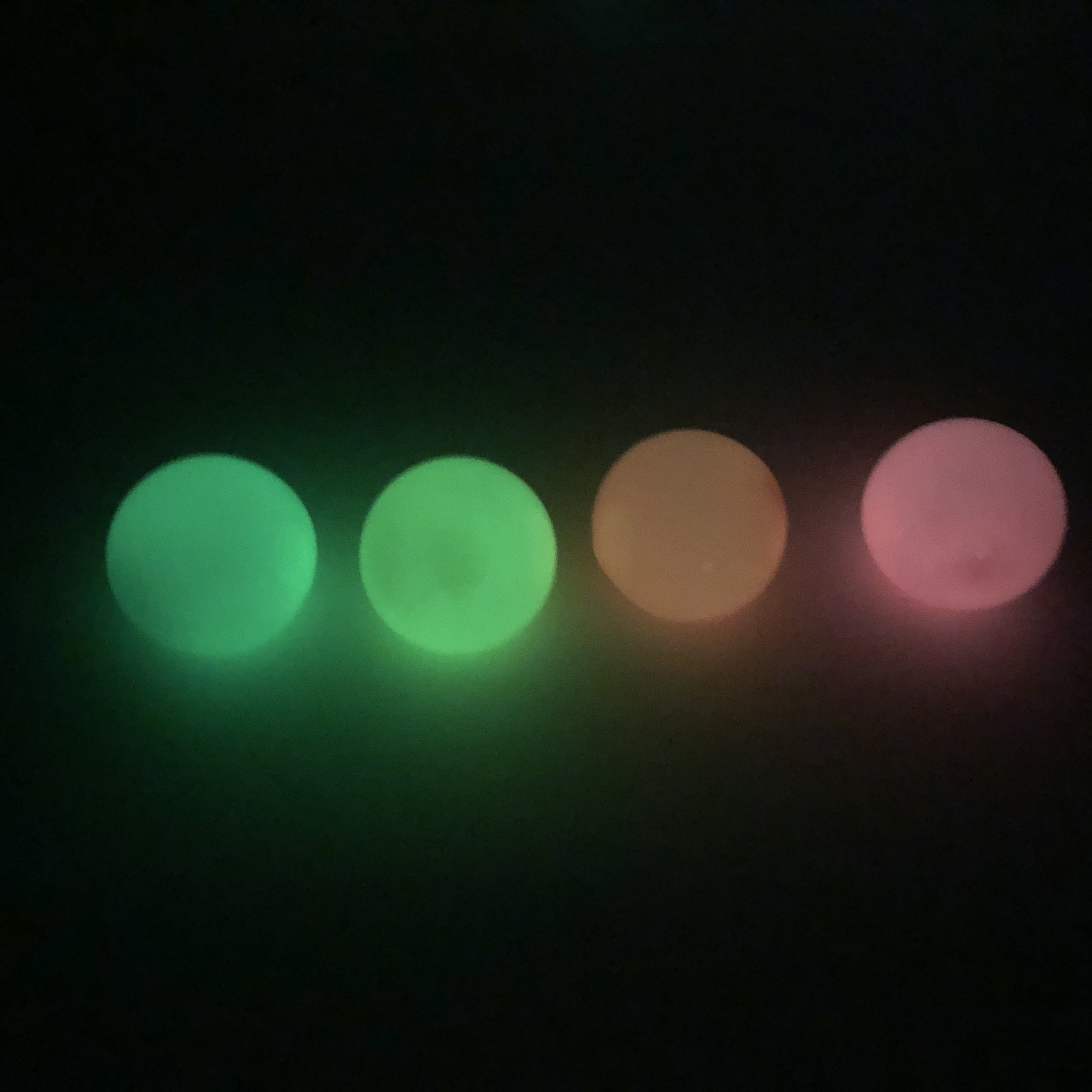 Luminescent Stress Relief Balls Wall Sticky Ceiling Balls Sticky To The Wall Slowly Fall Off Glow In Dark Ball Toy