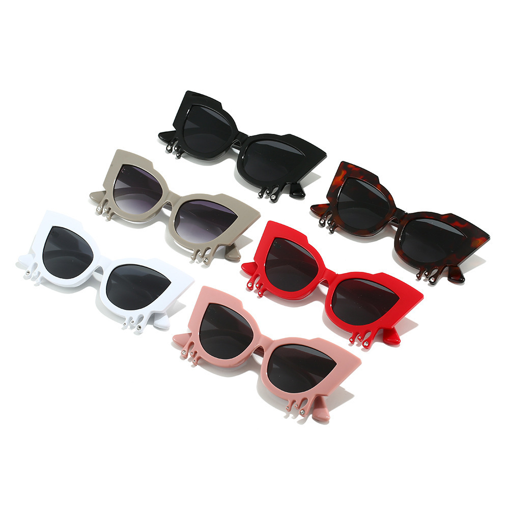 New Arrival 2024 Fashion Plastic Retro Demon Tears Cat Eye Sunglasses With Stones