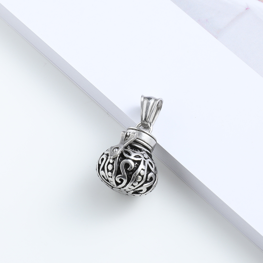 Necklace for Ashes Stainless Steel Necklace Pet Ashes Urn Memorial Pendant for Dog Cat Ashes Keepsake Locket