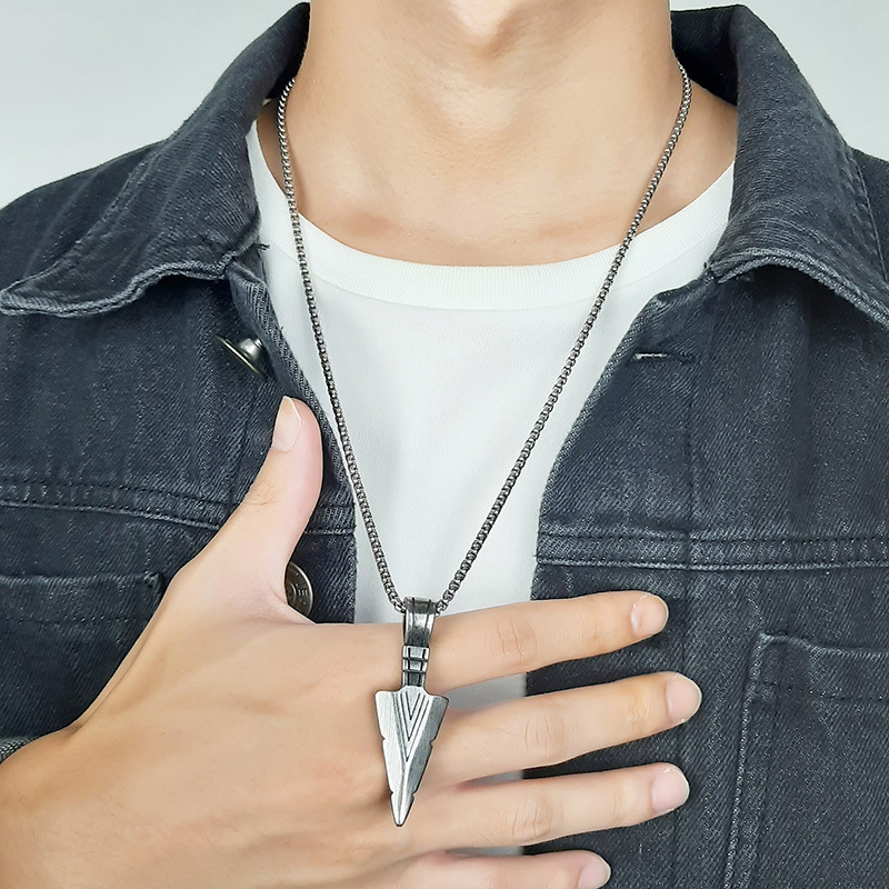 Stainless Steel Pendant Necklace for Mens Boys Cool Spearpoint Arrowhead Pendant Chain Necklace Set