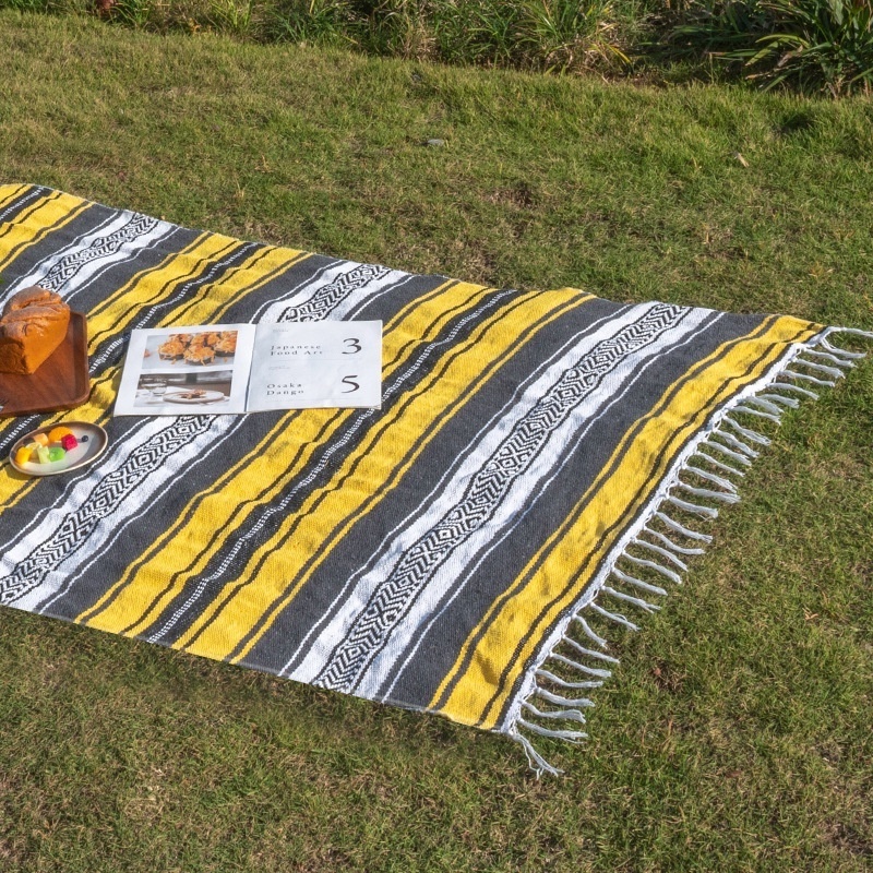 Wholesale Handwoven Mexican Boho Cotton Throws Blanket for Yoga Outdoor Camping Beach Picnic Home Decor