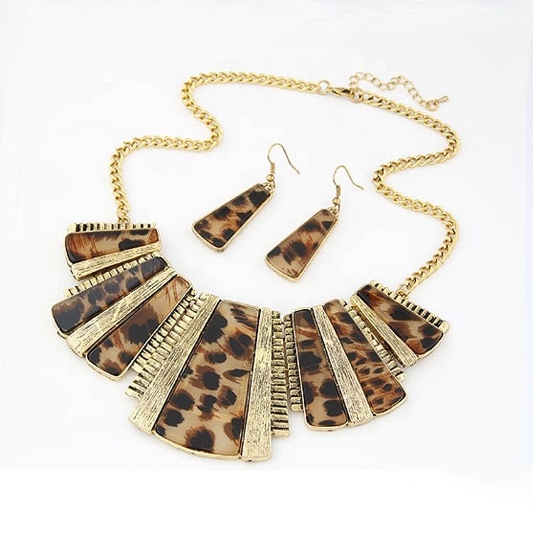 Hot Style Vintage Leopard Print Necklace Euro-american Sweater Chain Necklace Gold Plated Metal Chain Necklace For Women