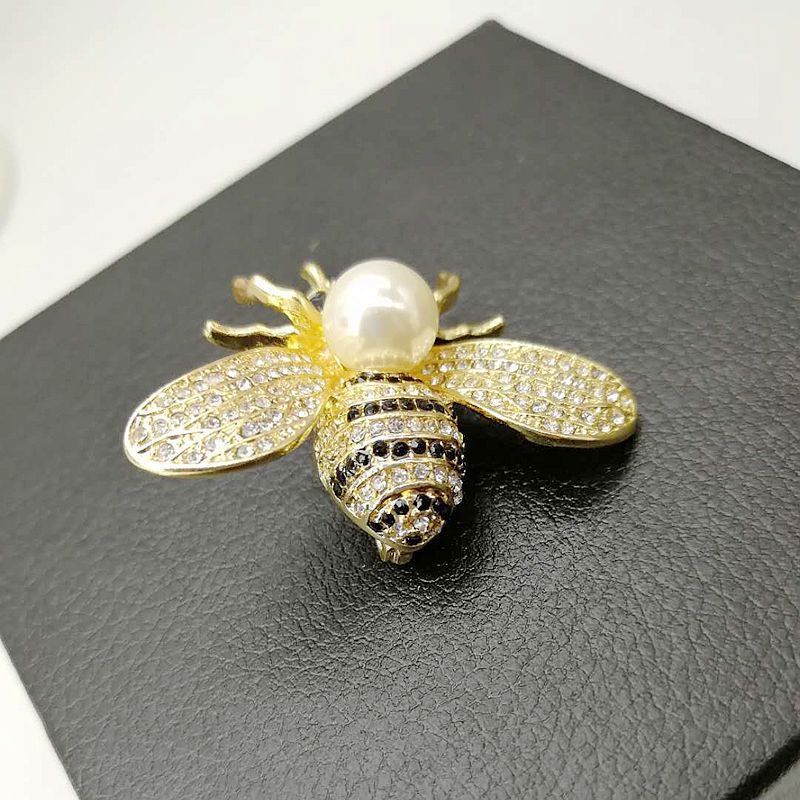 Chic Jewelry Vintage Queen Broach Pin Crystal Rhinestone Pearl Gold Plated Bug Insect Honey Bee Brooch for Women Accessory Gift