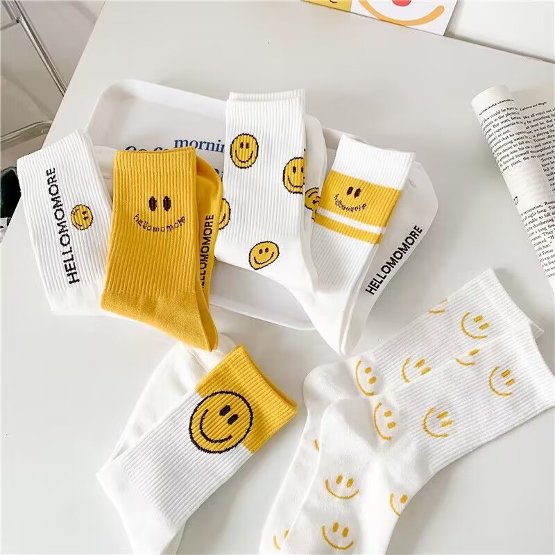 Korean Trendy Yellow Big Smiling Face Letters Students Teen Girls Stockings Fancy Smile Women Sport Cotton Socks