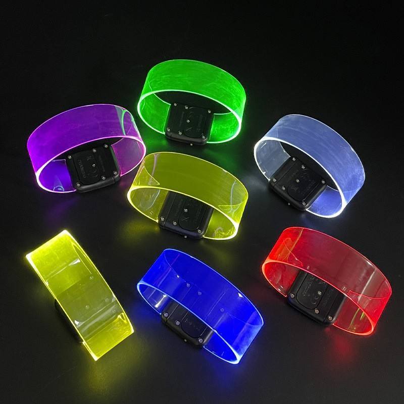 Custom Logo LED Wrist Band Flashing Lights Magnetic Bracelet Party Favors Glow in the Dark Fidget Light Up Bracelet