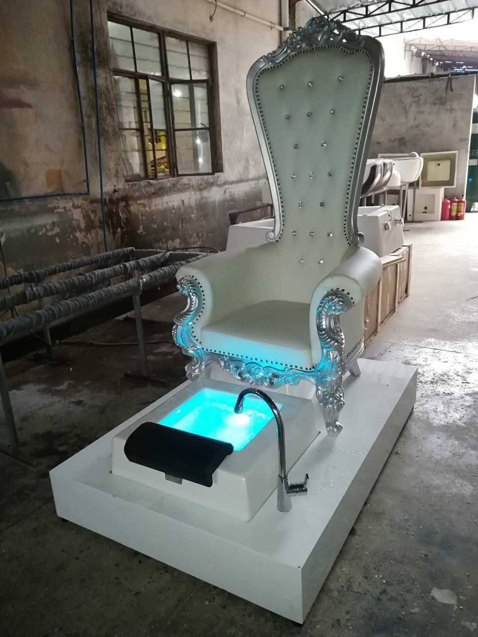 2023 New Style 5 Years Warranty Hot Sale Top White LED Spa Chair Pedicure Chair With Sink 10 Years Warranty