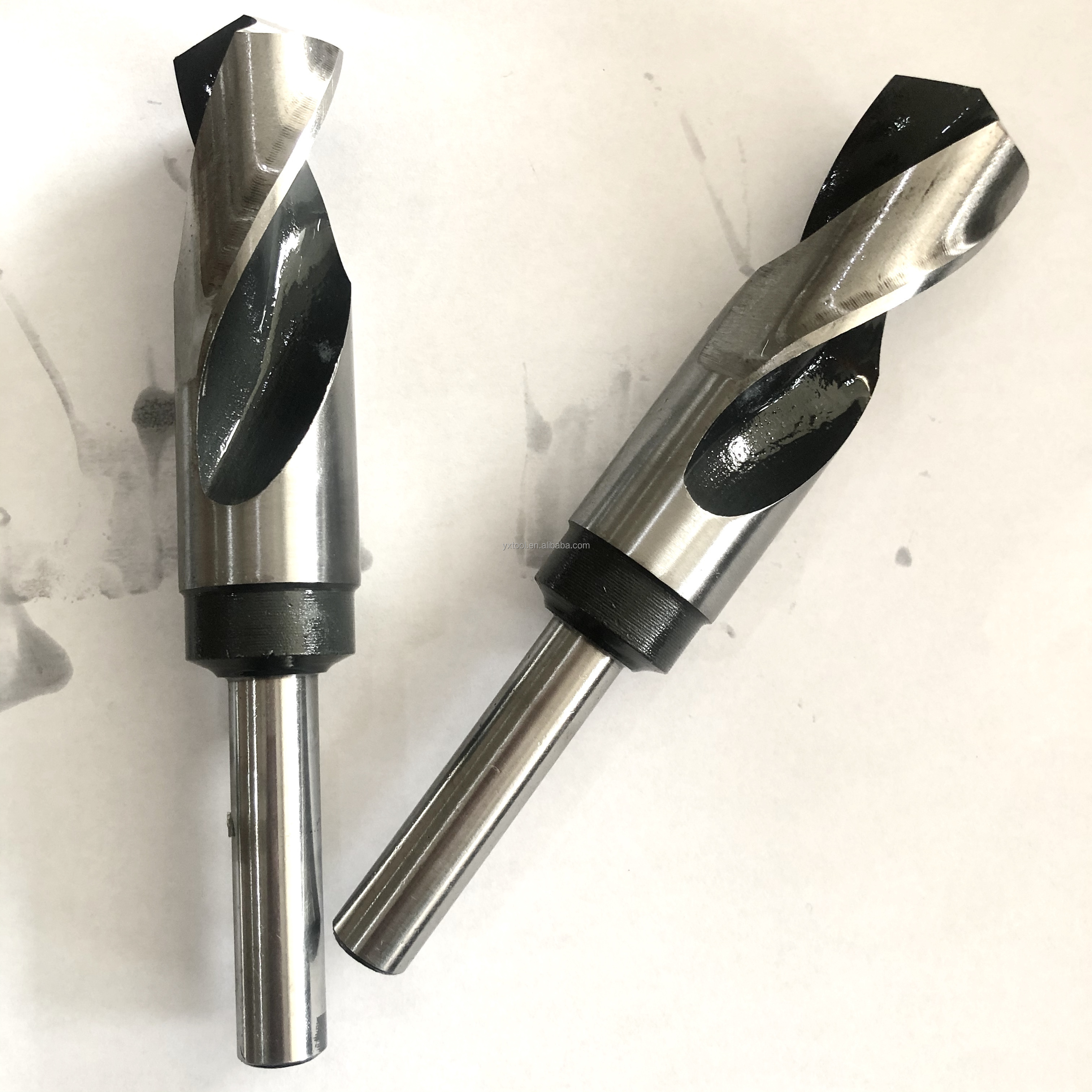 HSS Silver & Deming 1/2 Inch Reduced Shank Twist Drill Bits for Metal Black and white surface