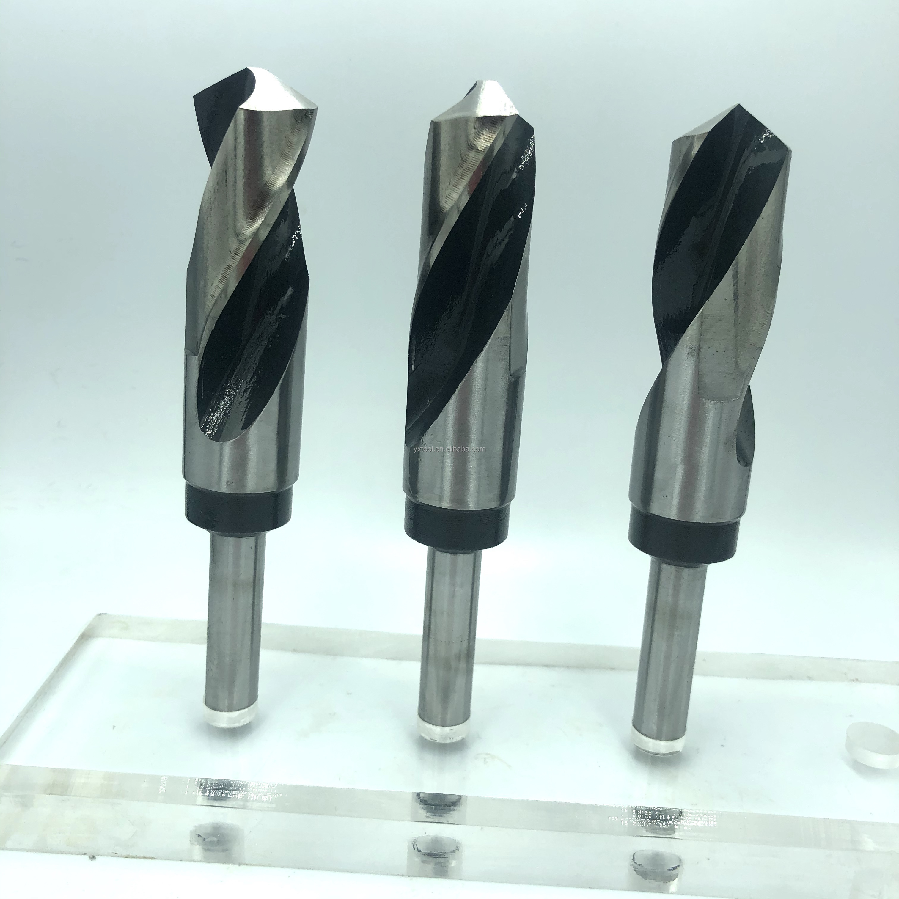 HSS Silver & Deming 1/2 Inch Reduced Shank Twist Drill Bits for Metal Black and white surface