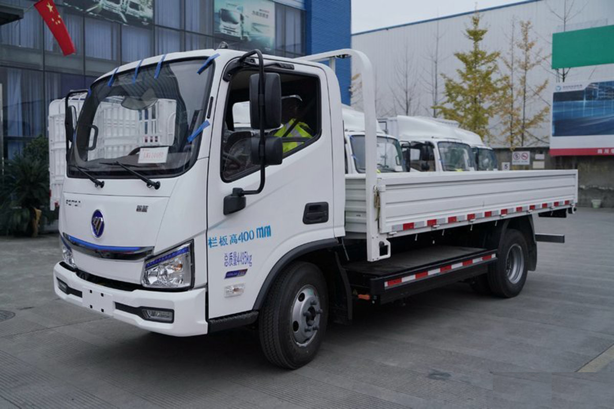 Foton Zhilan 4.5T 4.18m single-row pure electric panel light truck