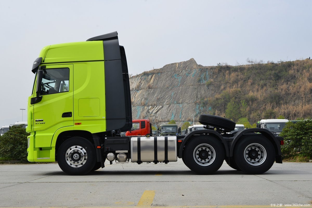 Dongfeng commercial vehicle Tianlong flagship KX king version 660 horsepower 6X4 tractor