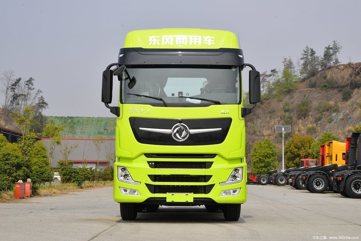 Dongfeng commercial vehicle Tianlong flagship KX king version 660 horsepower 6X4 tractor