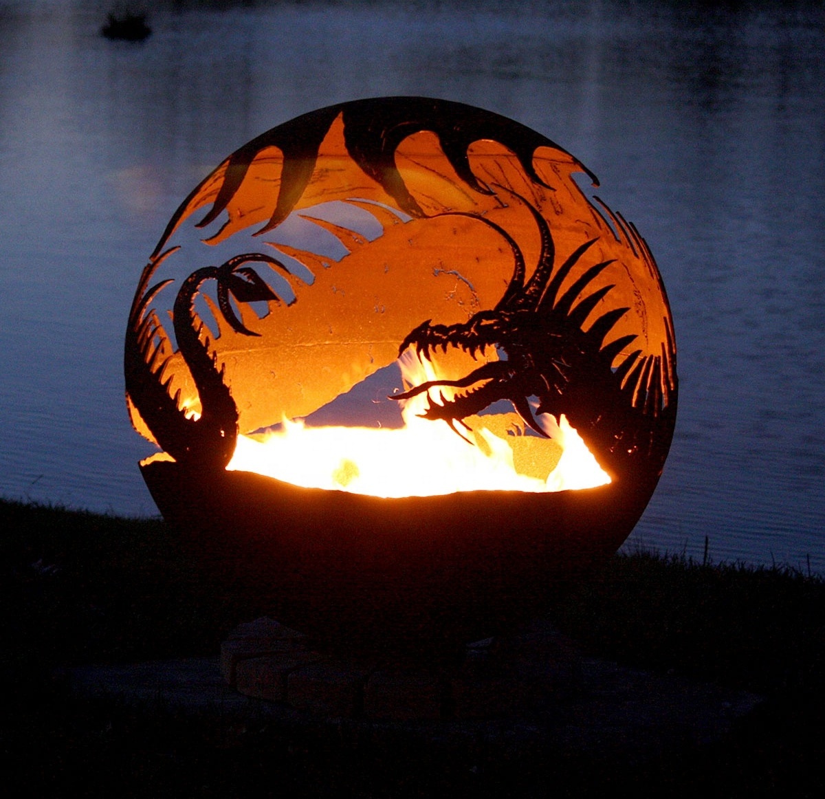 2022 Hot Sale Energy Saving Factory Directly 600 700 800 900mm  Metal Sphere Globe Fire Pits