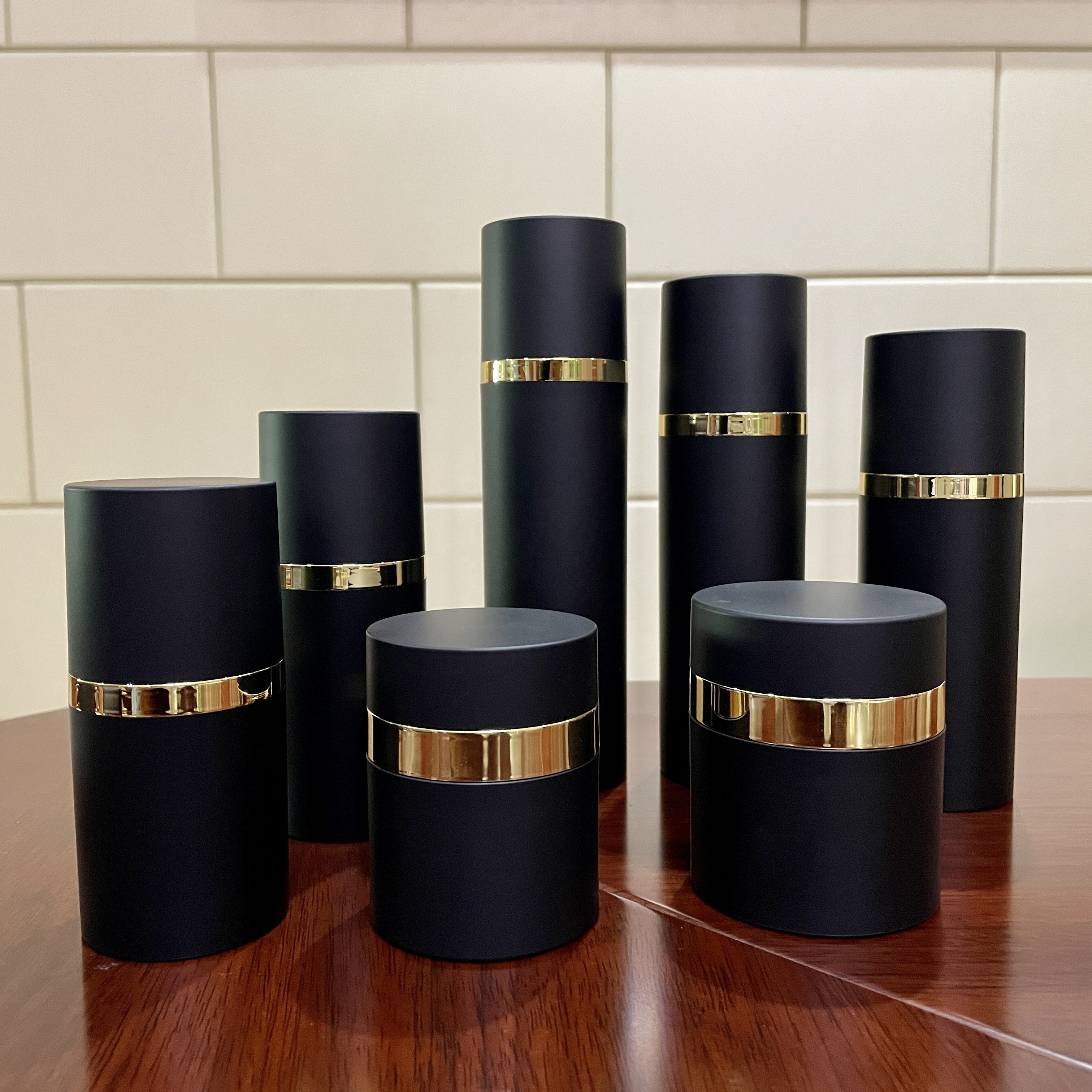 15g 30g 50g 50ml 80ml 120ml airless black and gold luxury cosmetic packaging