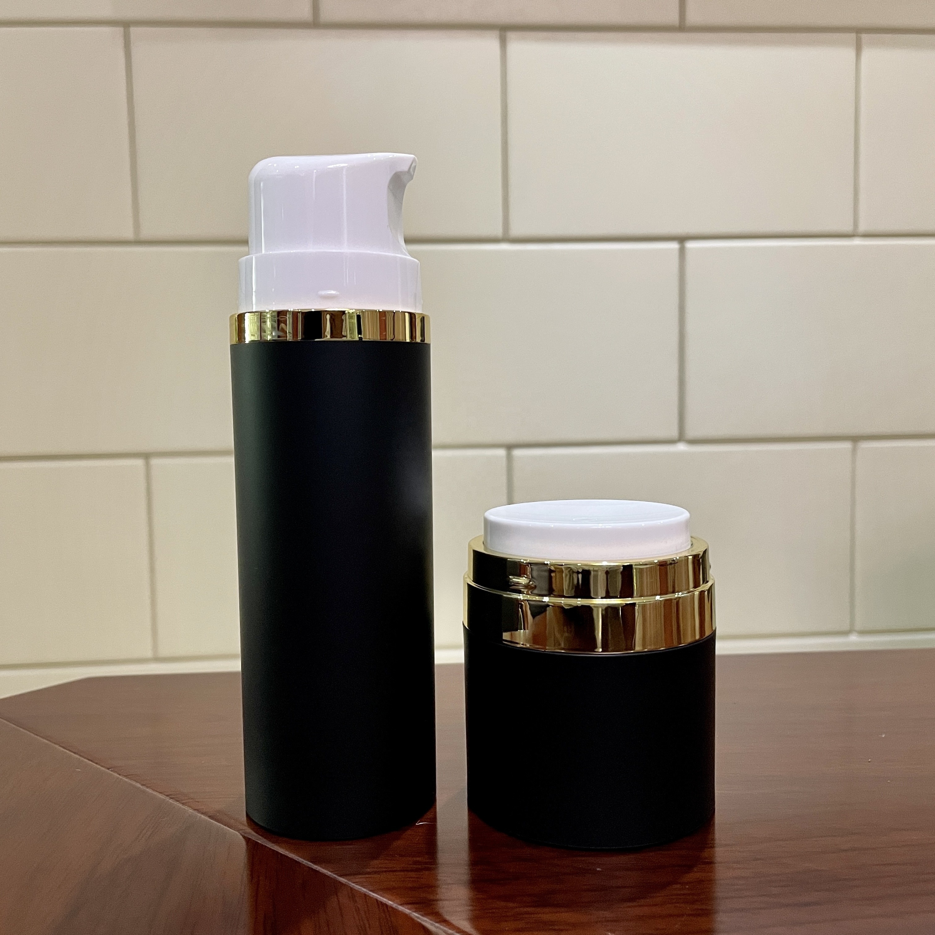 15g 30g 50g 50ml 80ml 120ml airless black and gold luxury cosmetic packaging