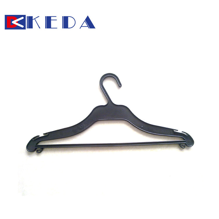 With 15 years experience factory sale plastic clothes hanger with bar pegs C18