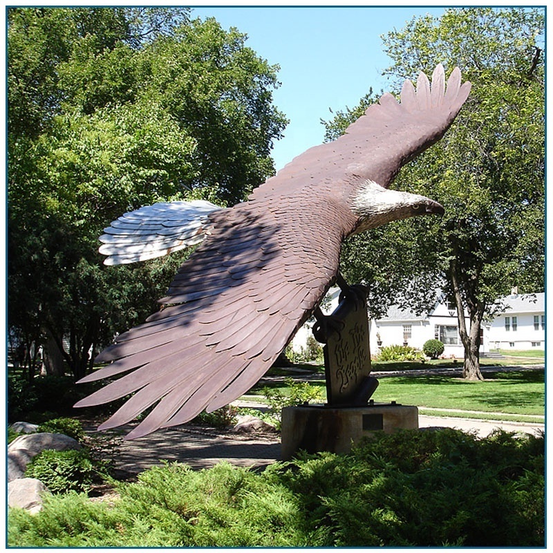 Outdoor Park Decoration Large Metal Animal Garden Eagle Sculpture Life Size Antique Brass Bronze Flying  Eagle Statue For Sale