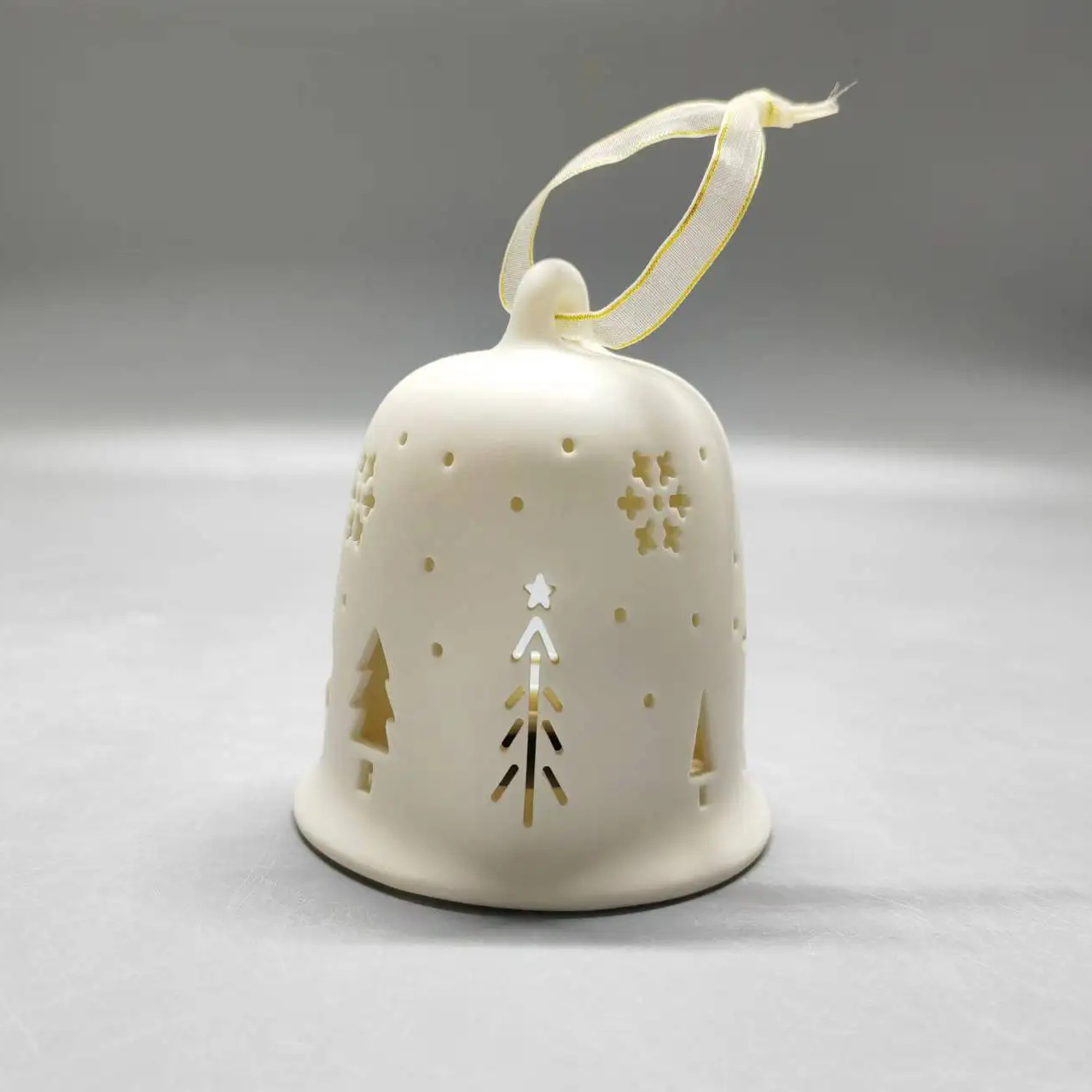 2024 New Arrival Ceramic Deer Bell With Warm Tea Lights Hollow Out Christmas Tree Decoration Simple Luxury Home Glowing Hanging